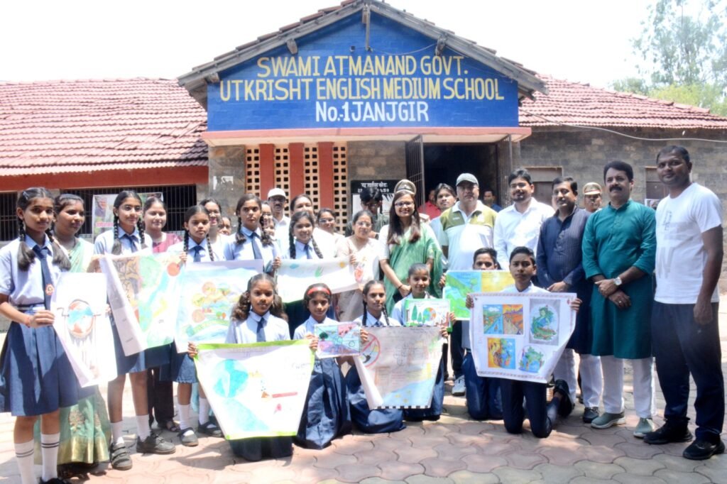 विश्व पर्यावरण दिवस: जनप्रतिनिधियों, कलेक्टर एवं एस पी ने फलदार पौधे लगाकर किया वृक्षारोपण अभियान की शुरूआत Console Corptech