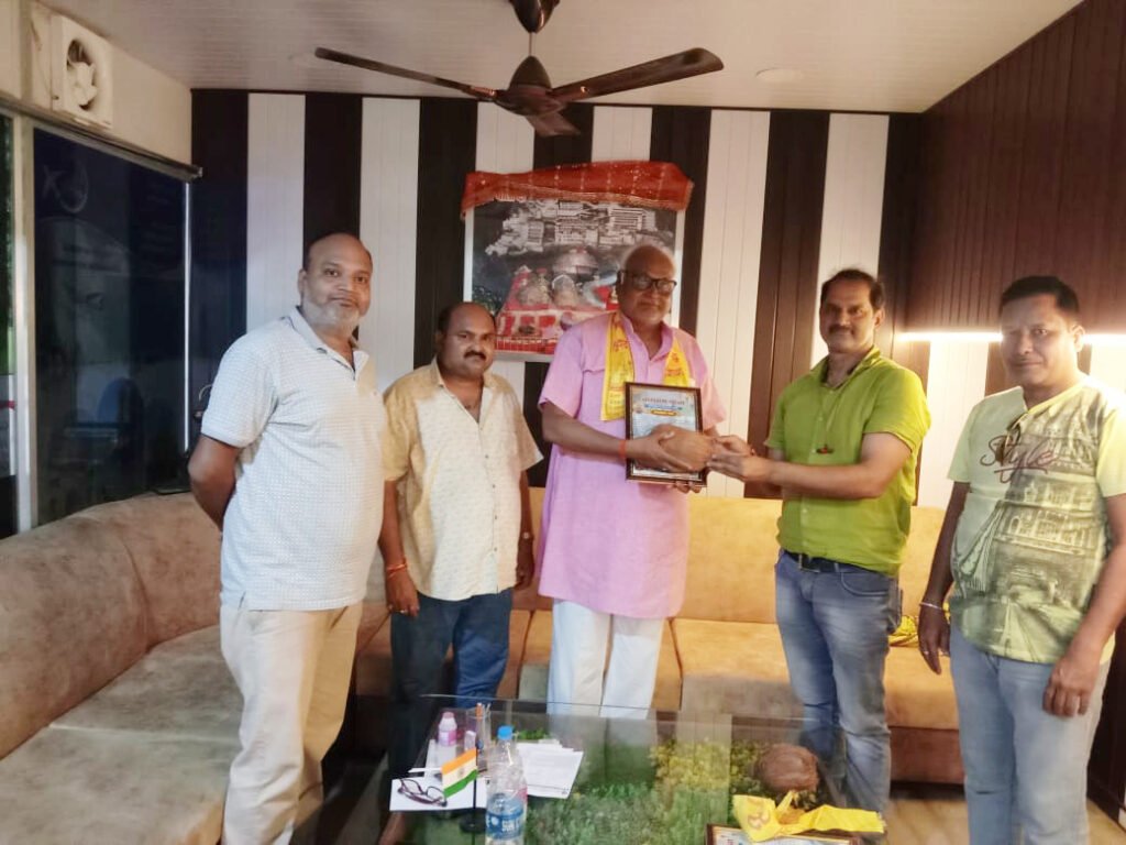 डीबी वेंचर्स द्वारा दी जा रही छूट का मिल रहा अच्छा प्रतिसाद ,ज्योतिर्लिंगों का दर्शन सावन मास में,, चाम्पा स्पेशल ट्रेन से करें चार ज्योतिर्लिंगों का दर्शन Console Corptech