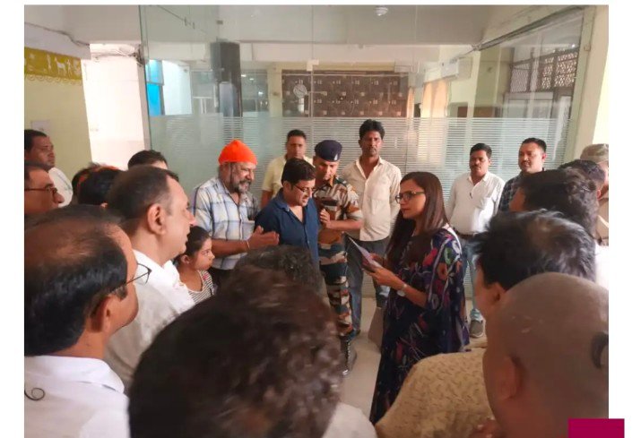 नितेश विरानी के मौत पर परिजनो ने लगाए जेल प्रशासन पर प्रतार्रणा का आरोप ,,,की प्रशासन से न्यायिक जांच की मांग ,,,जेल अभिरक्षा में हुई थी मौत ,,,,, Console Corptech
