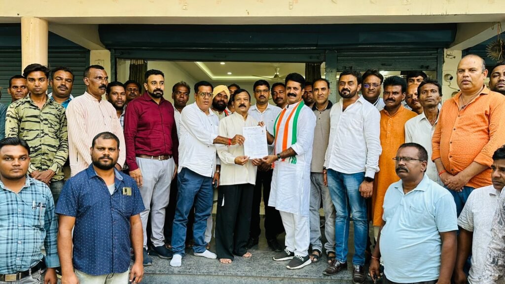 इंजिनियर रवि पाण्डेय ने सैकड़ों समर्थको के साथ ठोकी ताल चारो ब्लॉक अध्यक्ष को दिया विधान सभा प्रत्याशी का आवेदन ,,कार्यकर्ताओं में भारी उल्लास ,, Console Corptech