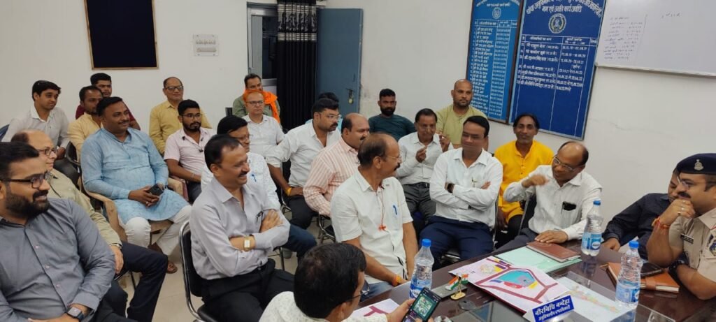 दशहरा उत्सव समिति चांपा एवम चांपा नगर प्रशासन के बीच हुई एस ,डी ,एम कार्यालय में बैठक रोड मैप एवम बैठ व्यवस्था, पार्किंग ,अतिथियों तथा आम नागरिकों की सुविधा को देखते हुए किया जा रहा है समुचित व्यवस्था ,,,होगा भव्य रावण दहन का आयोजन फूड जोन से लेकर पानी तक का रखा गया है ध्यान ,,, Console Corptech