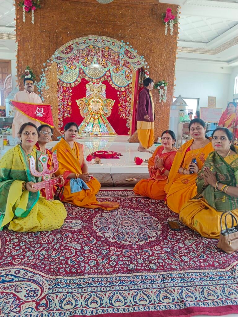 नारायणी धाम सेवा समिति द्वारा मनाया जा रहा है श्री रानी सती दादी मंदिर का प्रथम वार्षिक उत्सव ,,तीन दिवसीय दादी भागवत का होगा आयोजन 12 से 14 फरवरी तक होंगे विभिन्न आयोजन ,,,,,,निकली भव्य शोभा यात्रा गायत्री मंदिर बिरगाहनी चौक से दादी मंदिर लच्छनपुर तक हजारों श्रद्धालु हुए शामिल ,,, Console Corptech