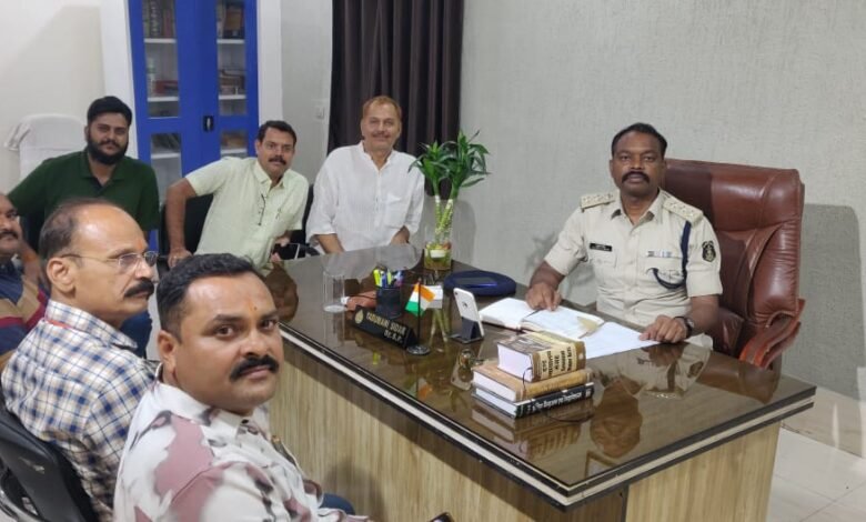 चांपा में होगा उपनयन संस्कार ,हुई तैयारी पूर्ण निकलेगी भव्य शोभा यात्रा<br>चांपा अनुविभागीय अधिकारी पुलिस के समक्ष शोभा यात्रा हेतु हुई बैठक Console Corptech