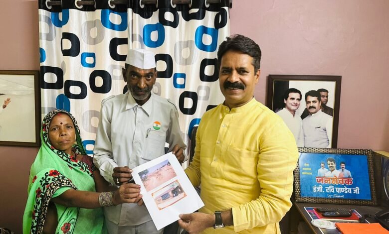 प्रदेश कांग्रेस कमेटी के सचिव इंजिनियर रवि पांडेय के प्रयास से मुख्यमंत्री स्वेच्छानुदान मद से हुए 50 हजार स्वीकृत यादव परिवार का बनेगा इंदिरा कुटिया Console Corptech
