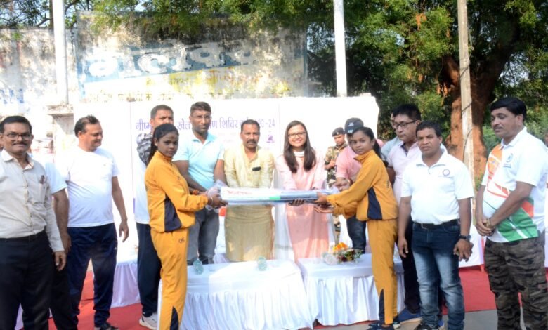 खिलाड़ी खेल का उत्कृष्ट प्रदर्शन कर जिला, राज्य एवं देश का नाम रोशन करें - कलेक्टर Console Corptech