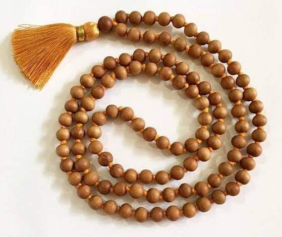 सौभाग्य- सेहत और धन-धान्य प्रदान करती है चंदन की माला, जानें इसके उपयोग और फायदे,,, Console Corptech
