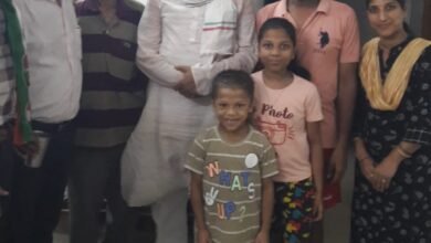 चांपा नगर पालिका के वार्ड चुनाव के दौरान पहुंचे नेता प्रतिपक्ष नारायण चंदेल एवम पूर्व विधायक मोतीलाल देवांगन ,, अग्रवाल परिवार से की सौजन्य भेट ,,, Console Corptech