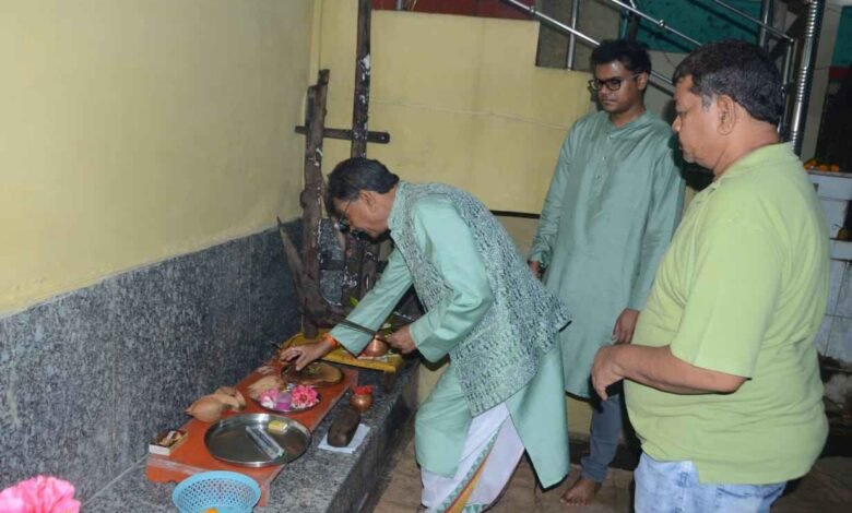 विधानसभा अध्यक्ष डॉ चरणदास महंत ने कृषि उपकरणों की पूजा अर्चना कर उन्नत कृषि और किसानों की खुशहाली की कामना की ,,, Console Corptech