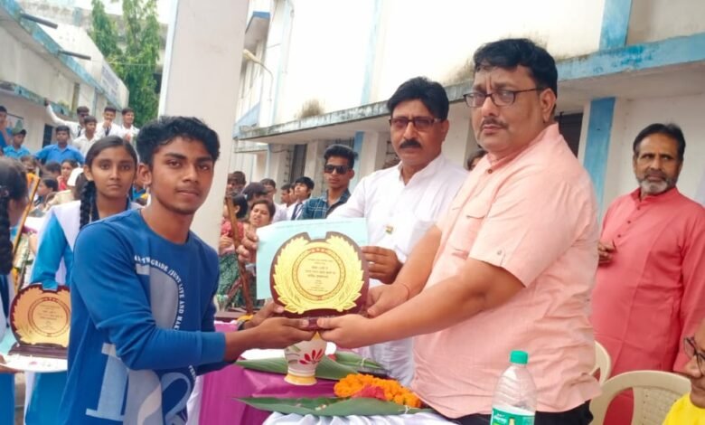 शासकीय उच्चतर माध्यमिक विद्यालय बरपाली चौक चांपा में हर्षोलास के साथ मनाया गया स्वतंत्रता दिवस Console Corptech