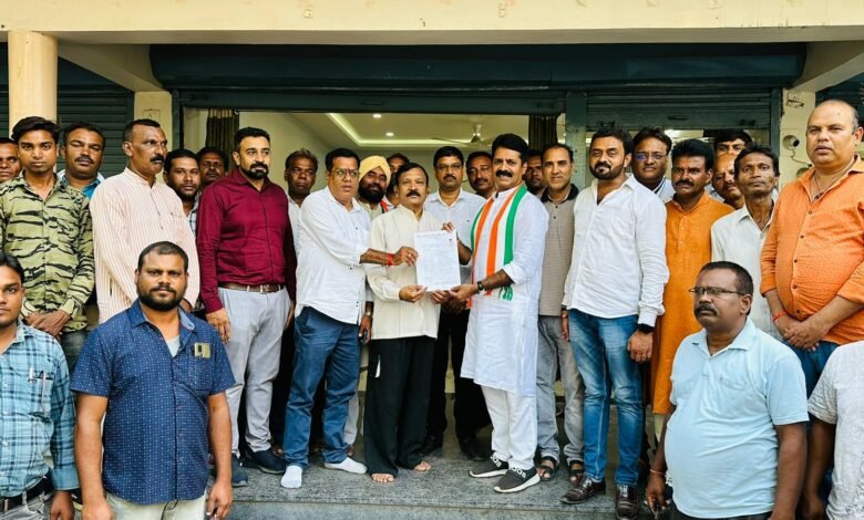 इंजिनियर रवि पाण्डेय ने सैकड़ों समर्थको के साथ ठोकी ताल चारो ब्लॉक अध्यक्ष को दिया विधान सभा प्रत्याशी का आवेदन ,,कार्यकर्ताओं में भारी उल्लास ,, Console Corptech