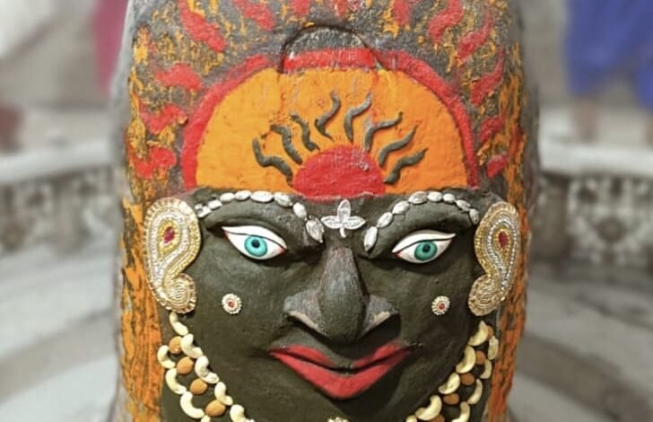 पालकी में भगवान श्री चन्द्रमोलेश्वर विराजित रहेंगे,,भाद्रपद माह की दूसरी व शाही सवारी में भगवान श्री महाकाल दस स्वरूपों में अपने भक्तों को देंगे दर्शन,,11 सितंबर को संध्या 4,00 बजे श्री महाकालेश्वर शाही सवारी में नगर भ्रमण पर निकलेंगे ,,,, Console Corptech