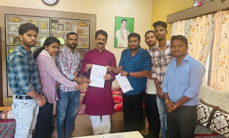 दूरस्थ क्षेत्रो के सरकारी स्कूलो मे शिक्षक पदस्थापना करना सरकार की प्राथमिकता ….इँजी रवि पाण्डेय<br>नवनियुक्त शिक्षको की पदस्थापना के लिए पहल करेगे इँजी पाण्डेय Console Corptech
