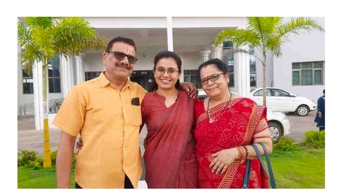 PSC की रिजल्ट में लड़कियों ने मारी बाजी, डंगनिया के बेटी शिक्षा शर्मा ने किया बिलासपुर जिले का नामरोशन, रैंक में है चौथा नंबर Console Corptech