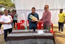 जिला खेल अधिकारी डिप्टीक्लेक्टर सुब्रत प्रधान द्वारा जिला क्रिकेट एसोसिएशन जांजगीर चांपा के अंडर 16 वर्ष के खिलाड़ियों को किया गया गणवेश वितरण Console Corptech