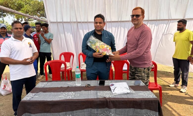 जिला खेल अधिकारी डिप्टीक्लेक्टर सुब्रत प्रधान द्वारा जिला क्रिकेट एसोसिएशन जांजगीर चांपा के अंडर 16 वर्ष के खिलाड़ियों को किया गया गणवेश वितरण Console Corptech