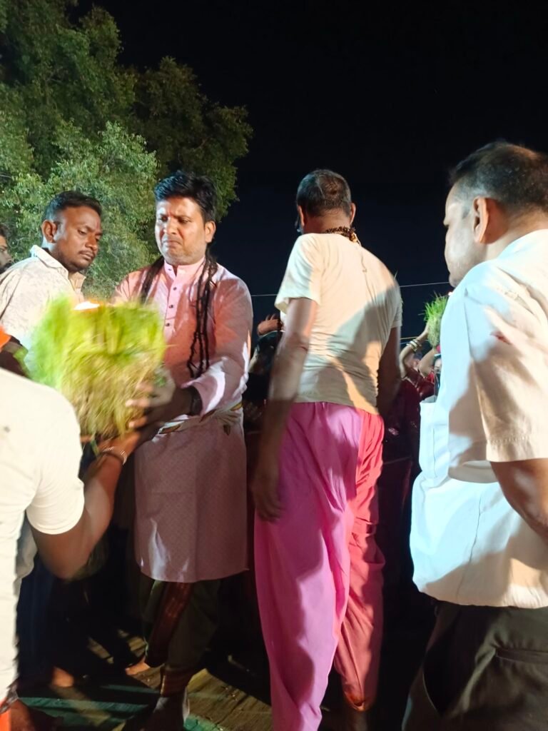 चांपा की कुल देवी मां समलेश्वरी का हुआ आज ज्वारा विसर्जन लगभग 311 ज्वारा कलश और पाठ पीढ़ा के साथ हुईं पूजा आराधना 9 दिवसीय नवरात्रि पर्व का समापन ।सैकड़ों की संख्या में मनो कामना पूर्ति हेतु लगाए लोट Console Corptech